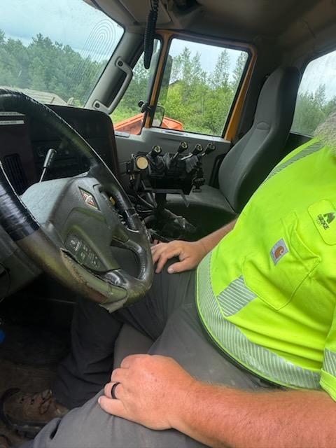 2016 International 7600 Dump Truck - image 8