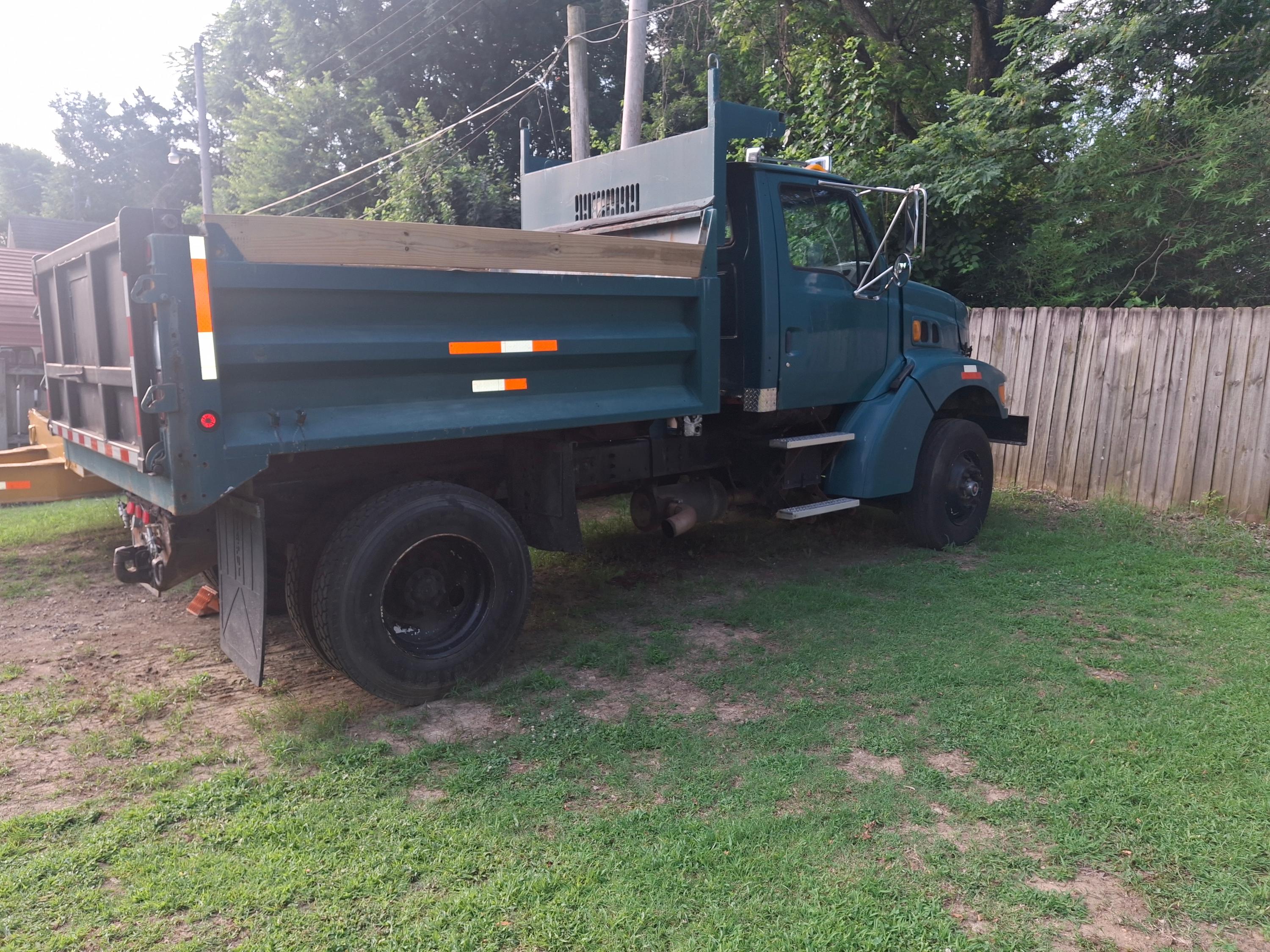 2001 Sterling 200X Dump Truck - image 6