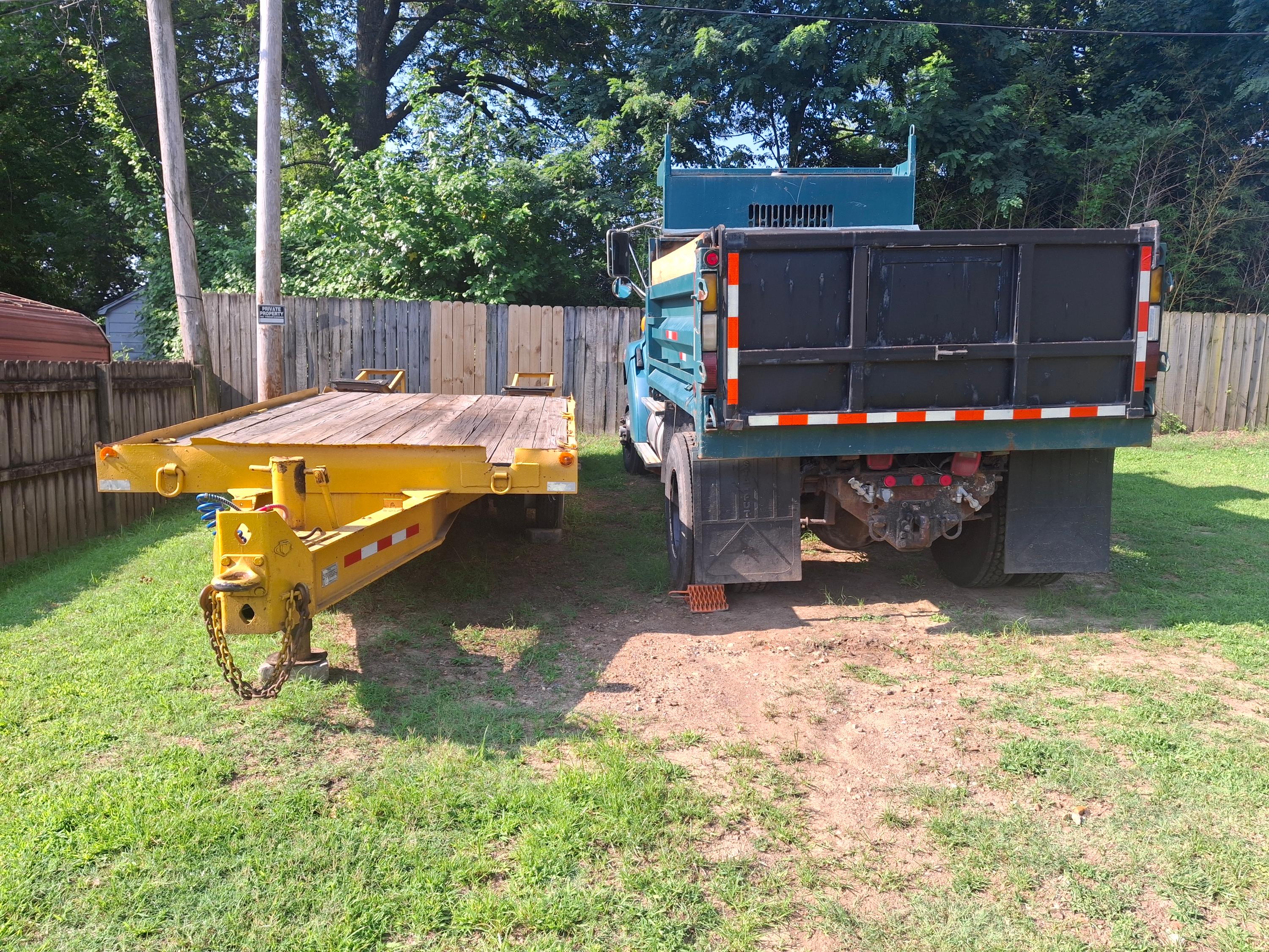 2001 Sterling 200X Dump Truck - image 3