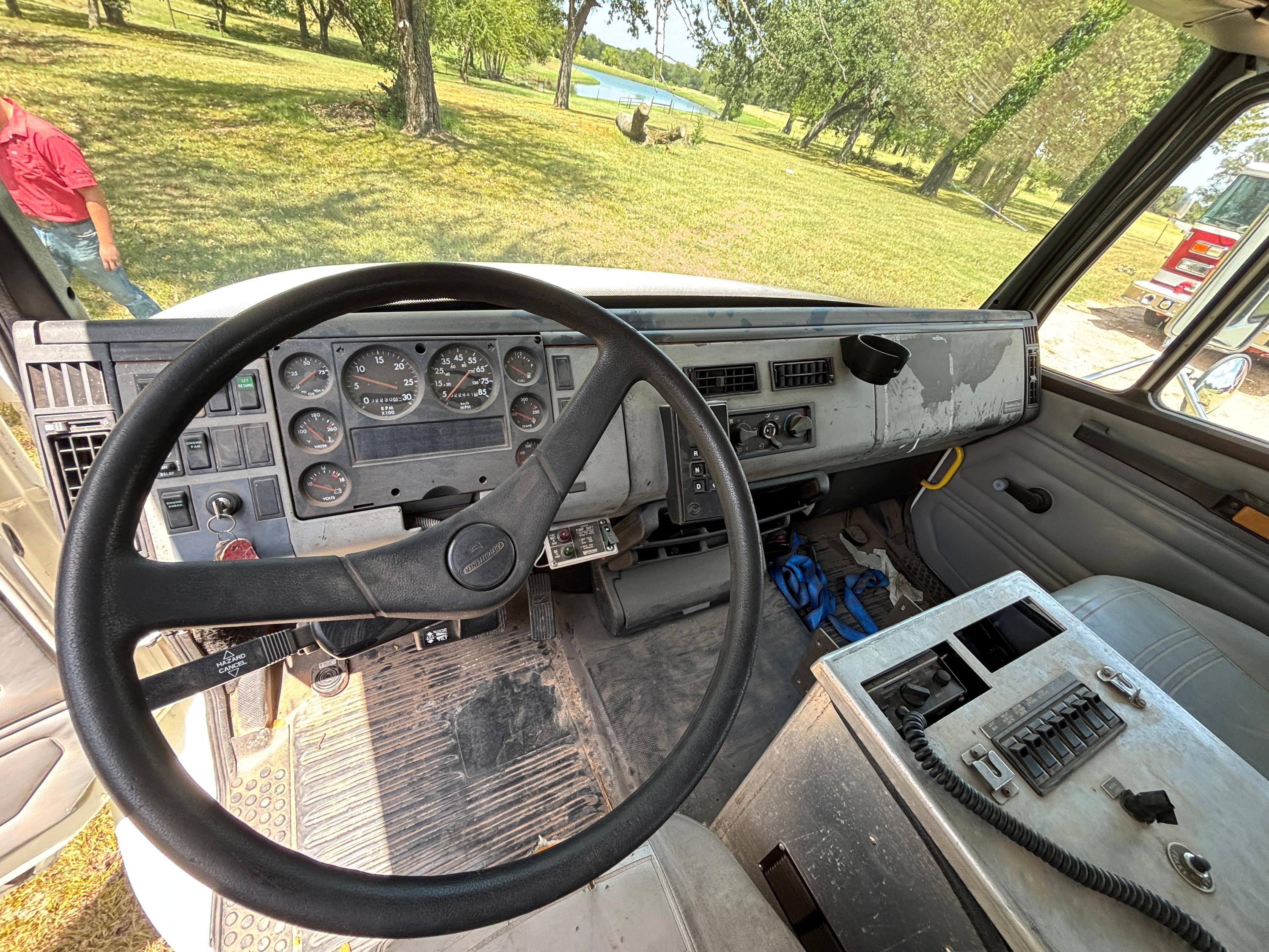 2000 Freightliner Pumper - image 9