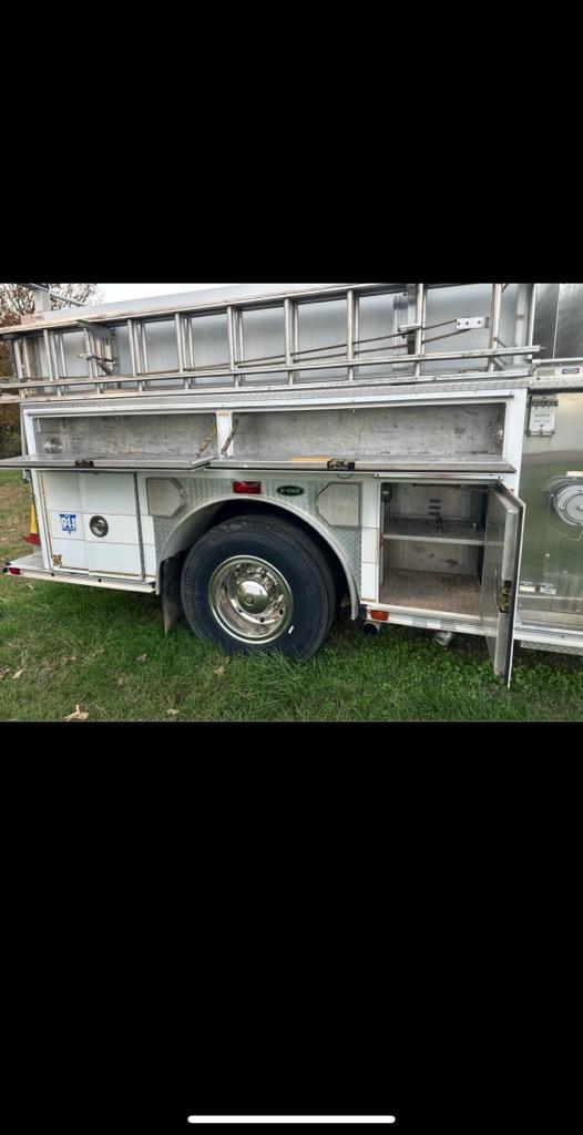 1993 E-One Cyclone Pumper - image 8