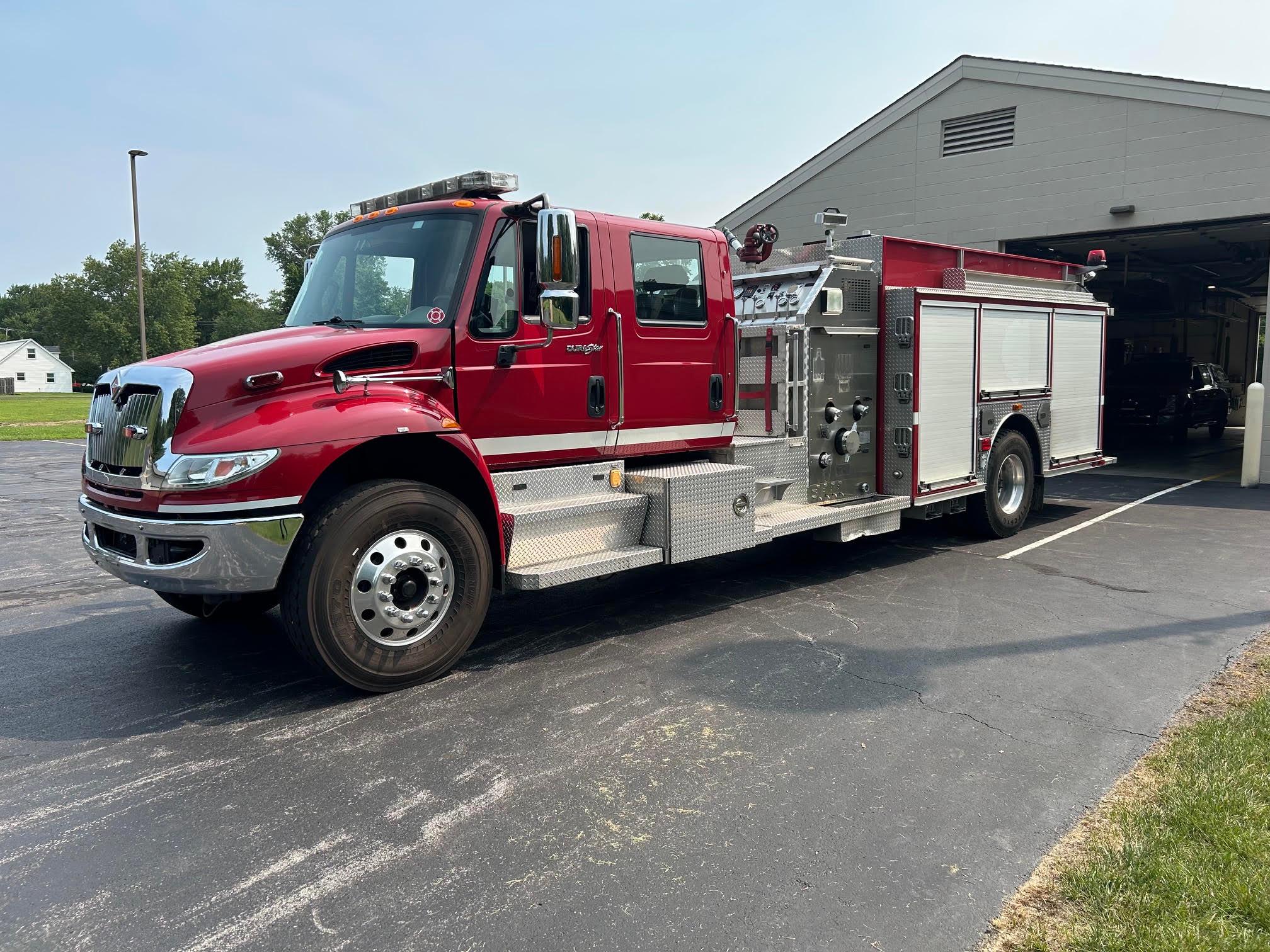 2011 International Sutphen Pumper - image 1