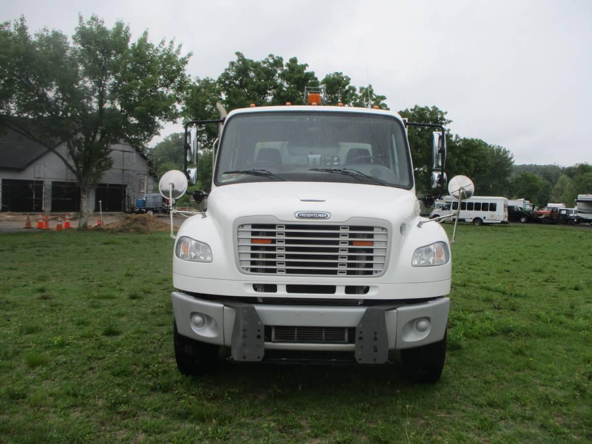 2015 Freightliner M2 Sweeper Truck Low Miles - image 3