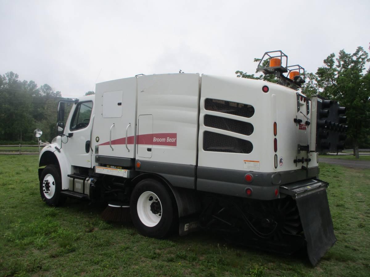 2015 Freightliner M2 Sweeper Truck Low Miles - image 4