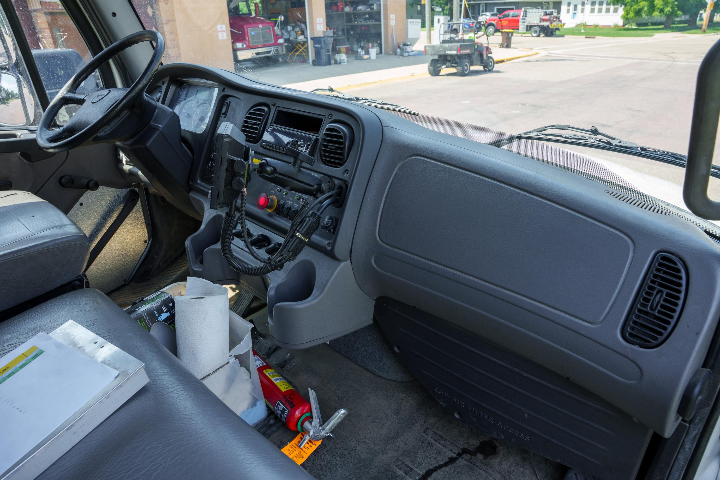 2020 Freightliner McNeilus Rear Loader - image 52