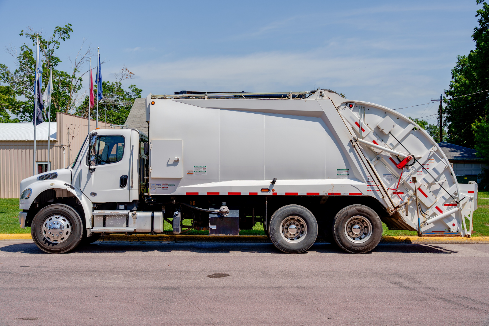 2020 Freightliner McNeilus Rear Loader - image 6