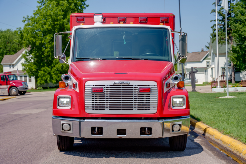 2001 Wheeled Coach Freightliner Squad — photo 8