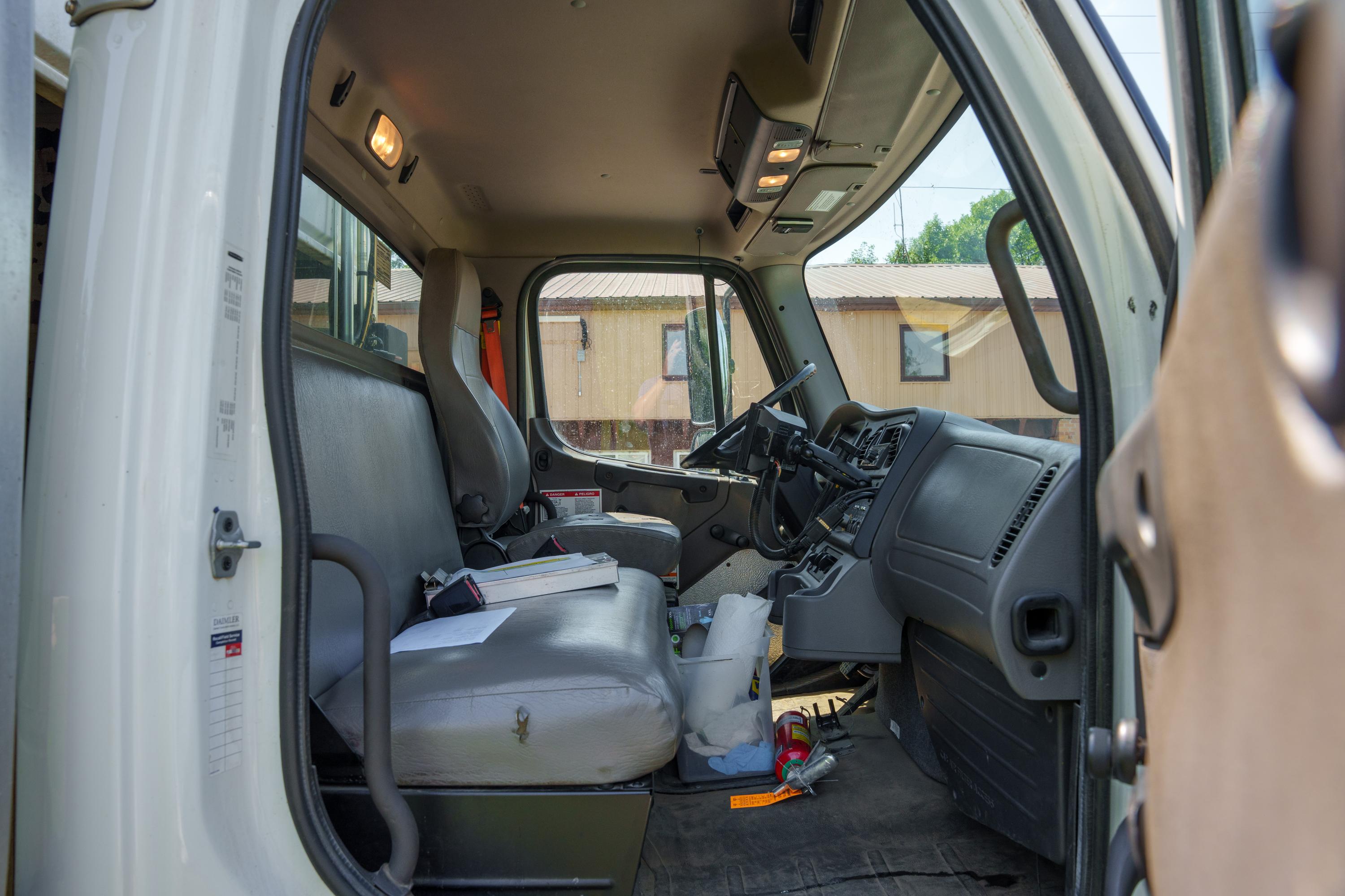 2020 Freightliner McNeilus Rear Loader - image 53