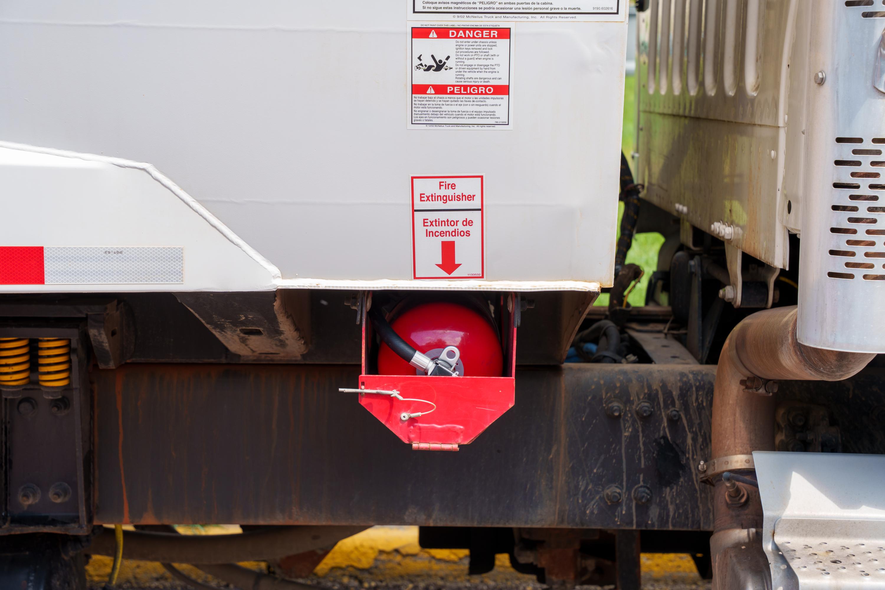 2020 Freightliner McNeilus Rear Loader - image 21
