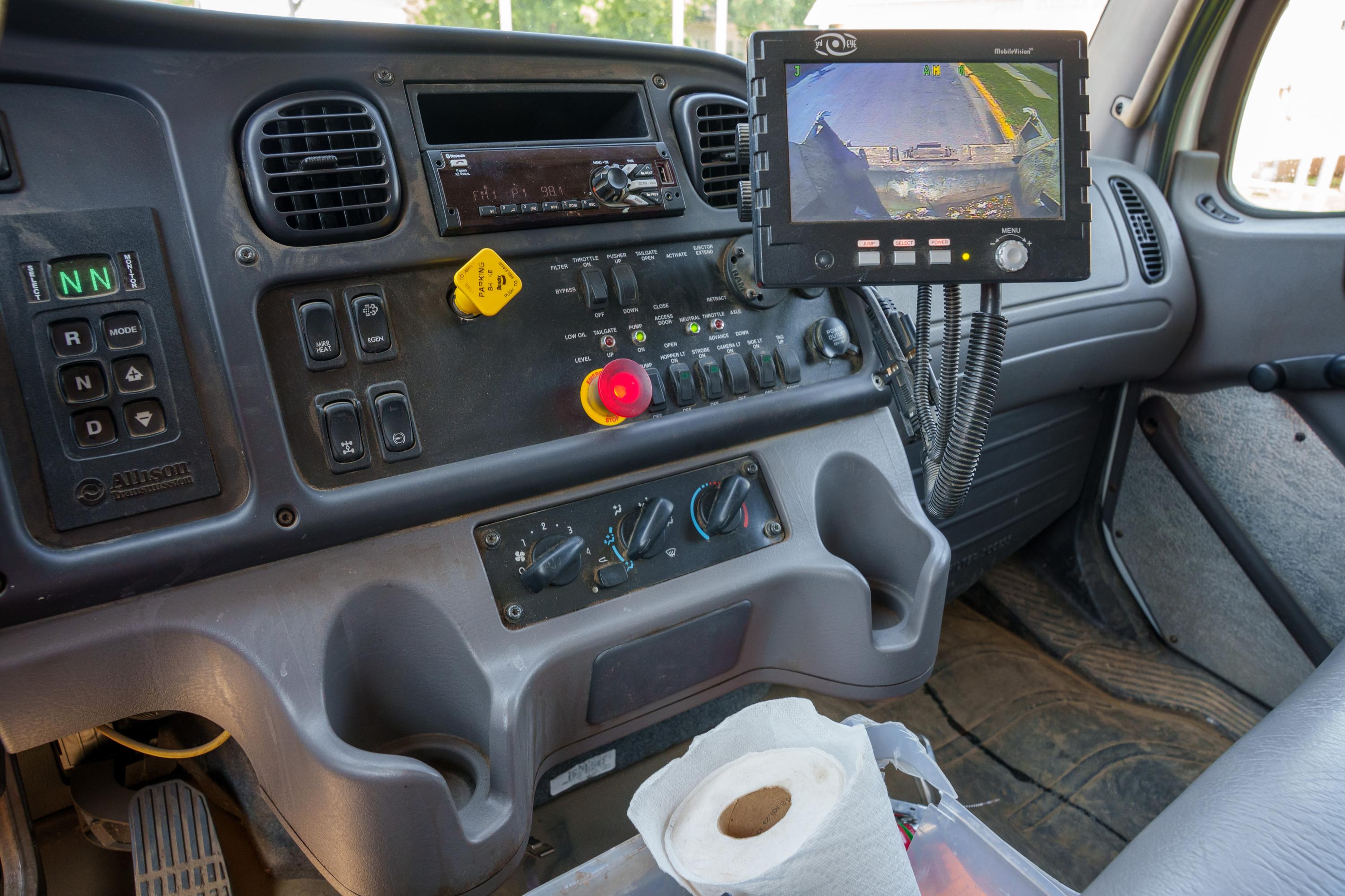 2020 Freightliner McNeilus Rear Loader - image 39