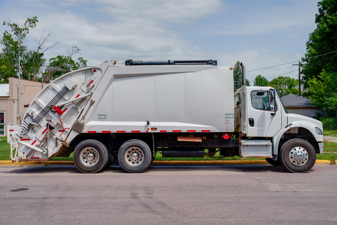 2020 Freightliner McNeilus Rear Loader