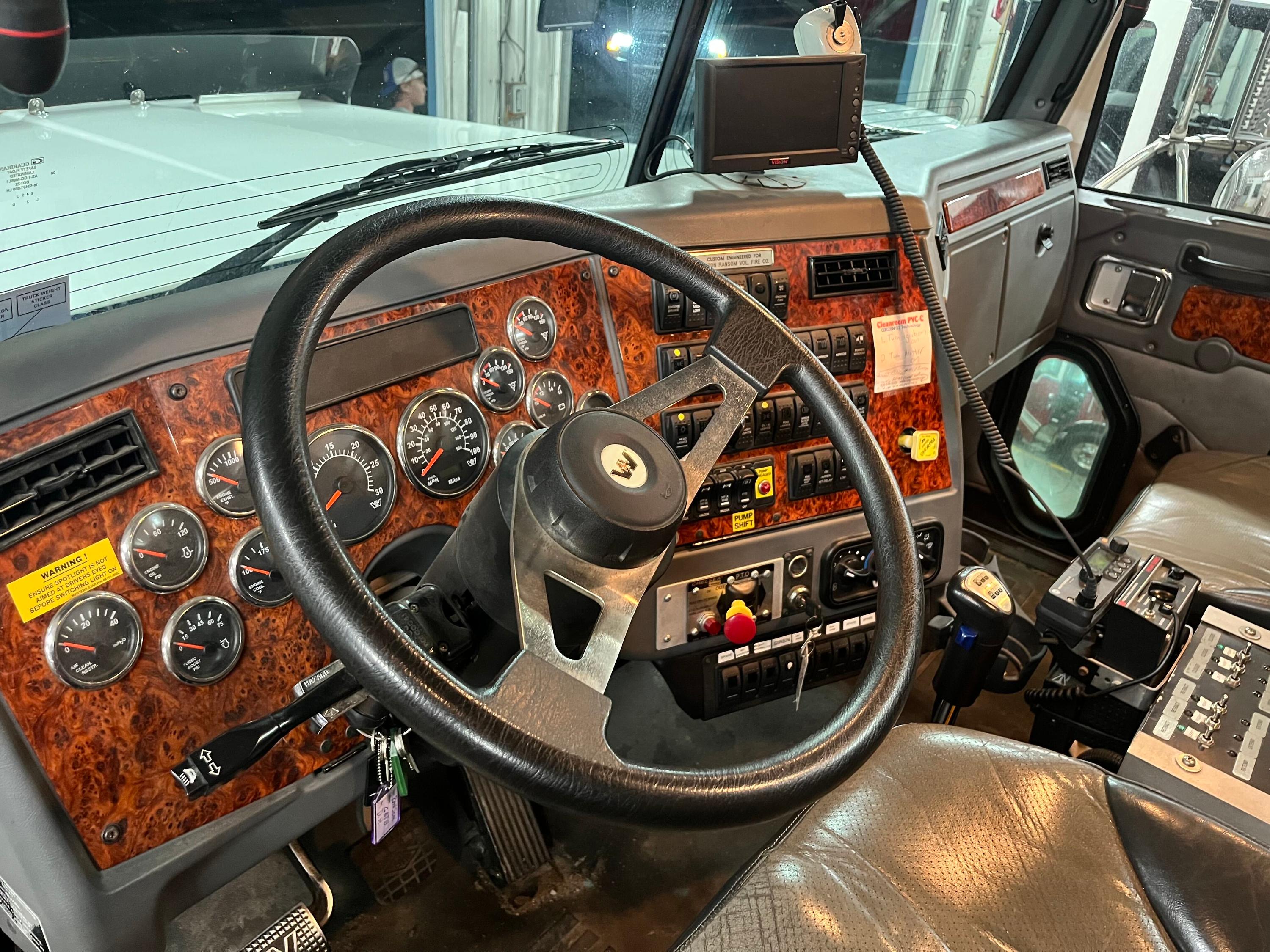2014 Western Star Pumper Tanker - image 8