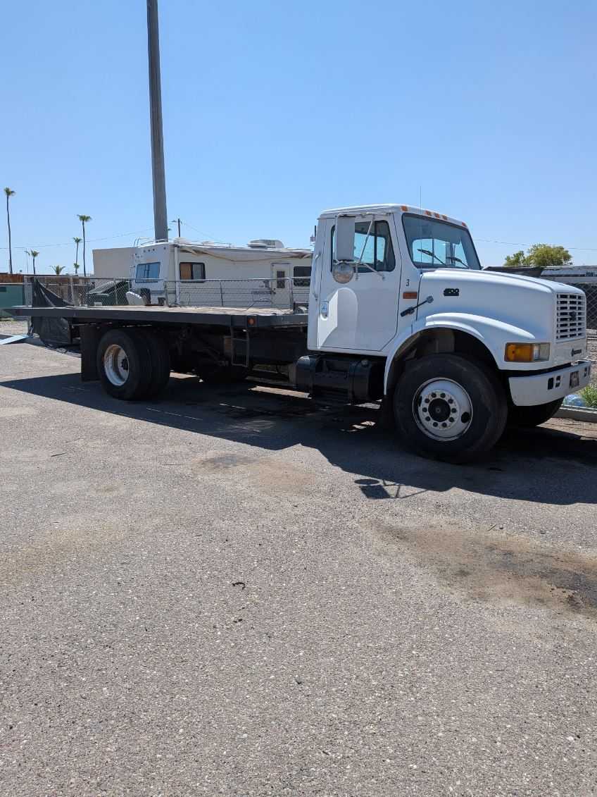 2000 International 4700 Rollback Wrecker