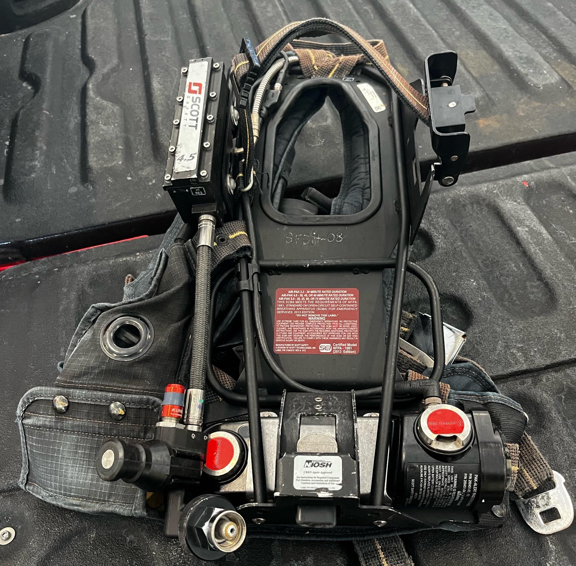 Scott 4.5 SCBA 4500 PSI with Spare Cylinder - image 1