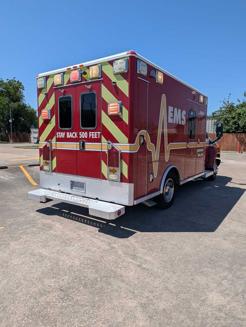 2009 Wheeled Coach Chevrolet Type I Ambulance — photo 5