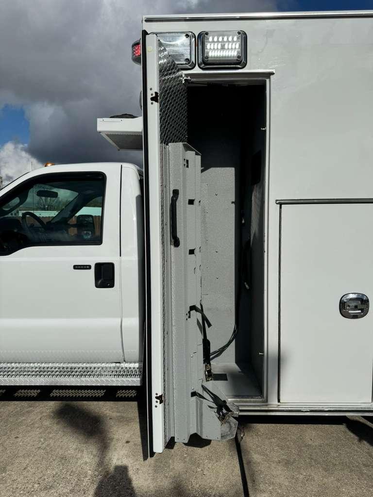2016 Braun Ford Type I Ambulance - image 16