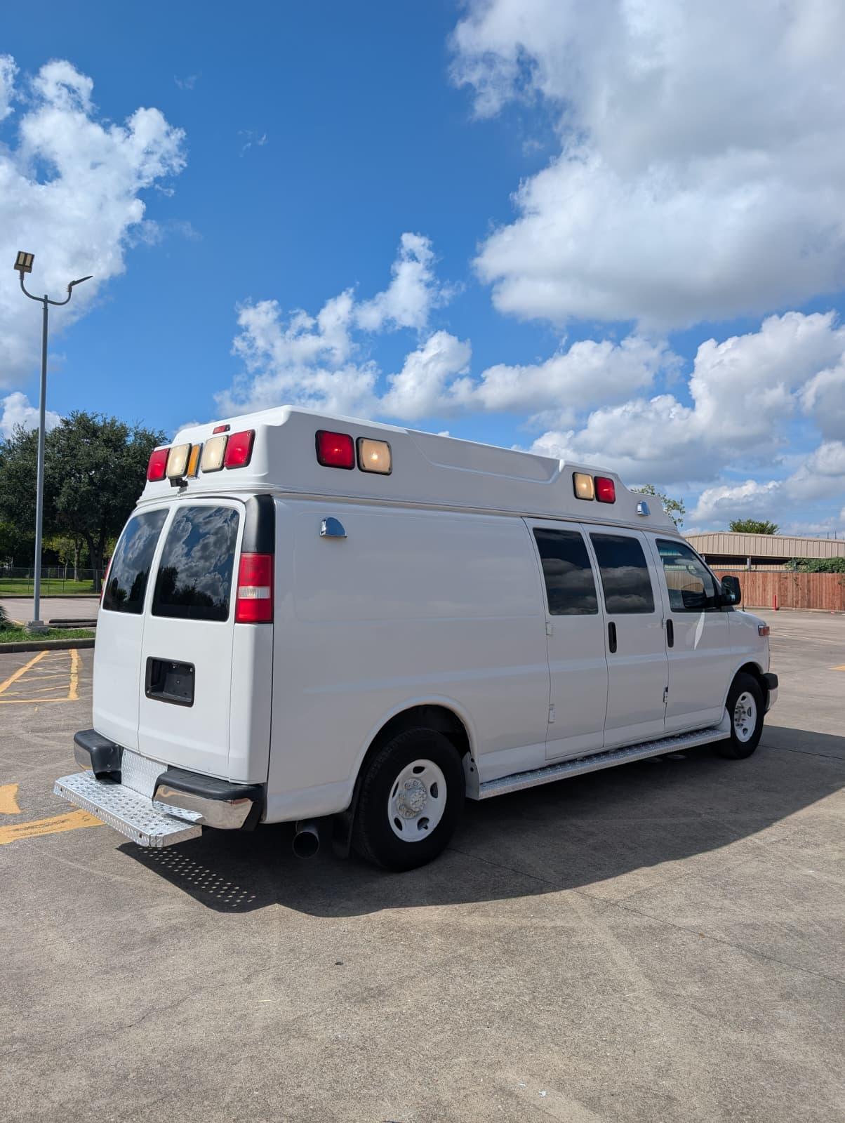 2012 Wheeled Coach Chevrolet Type II Ambulance - image 5