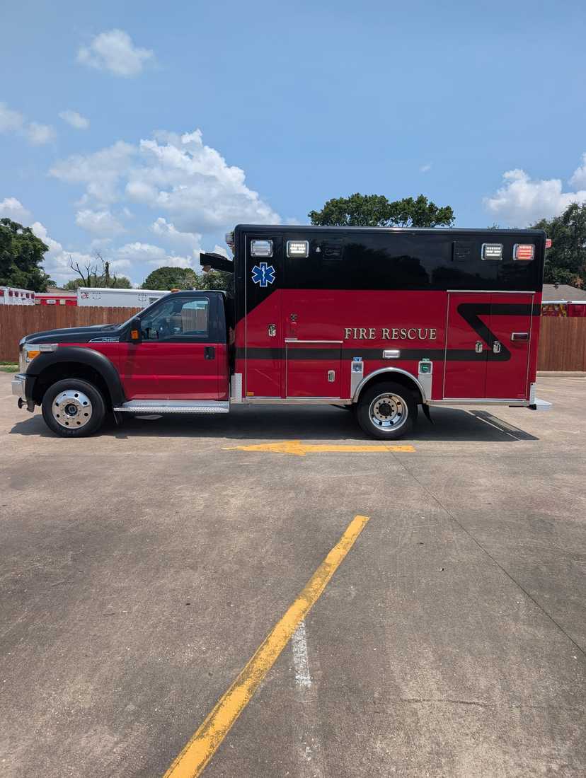 2015 Horton Ford 4x4 Type I Ambulance — photo 2
