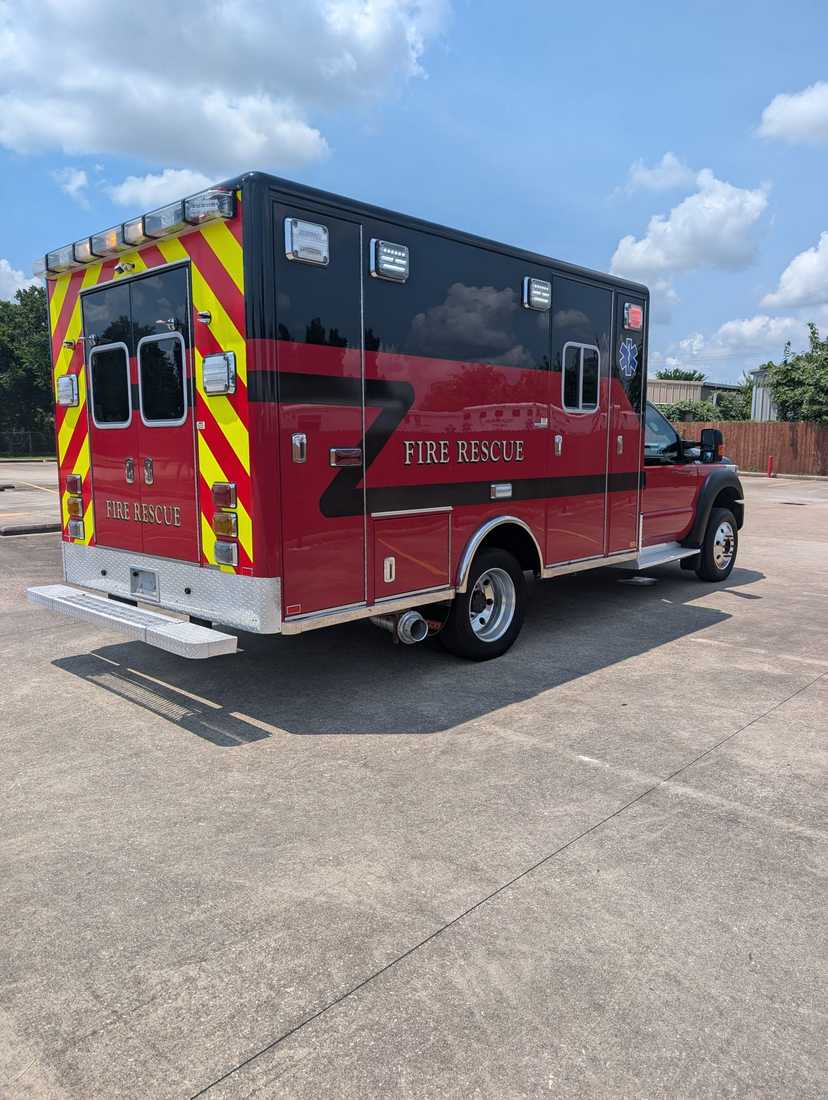 2015 Horton Ford 4x4 Type I Ambulance — photo 5