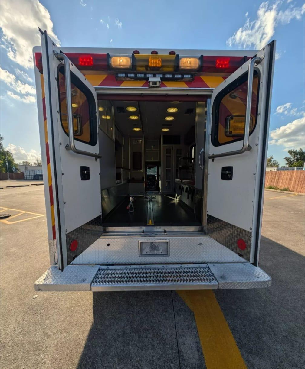 2012 McCoy Miller Chevrolet 4x4 Type I Ambulance - image 21