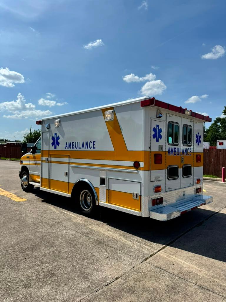 2003 Ford Type III Ambulance - image 8