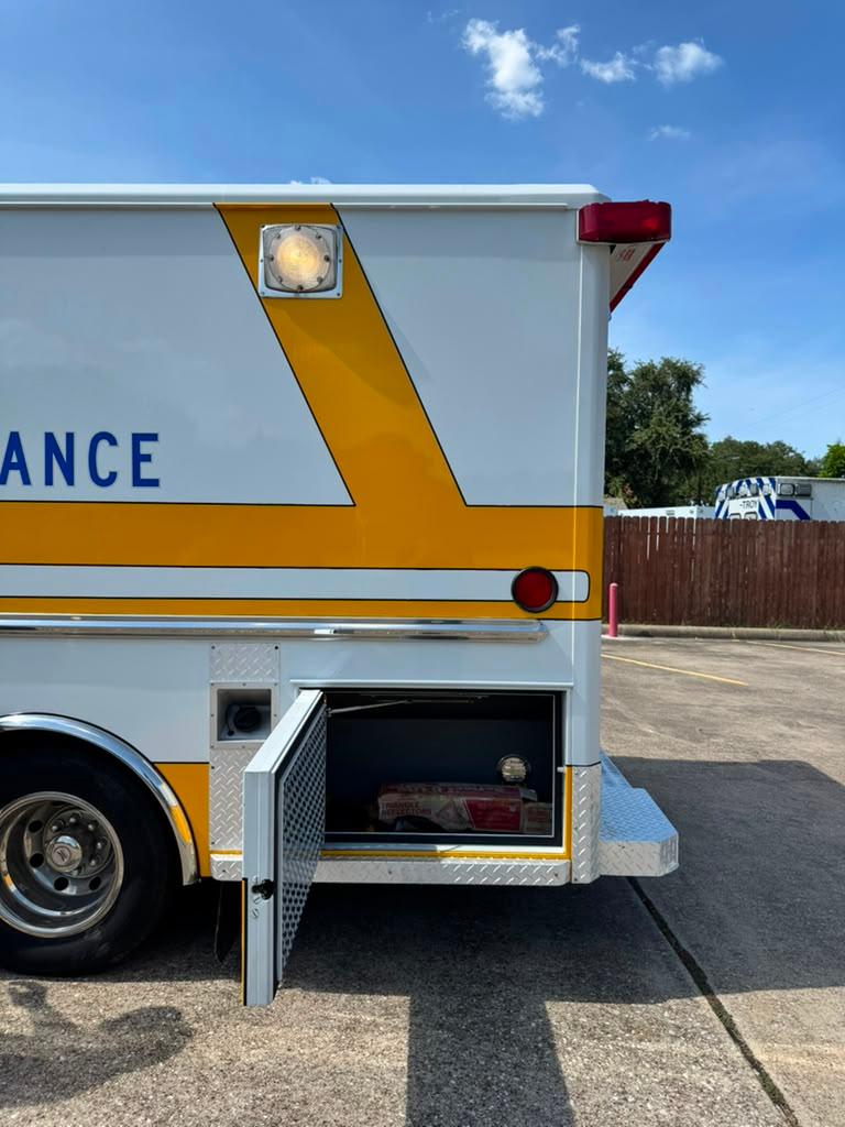 2003 Ford Type III Ambulance - image 6