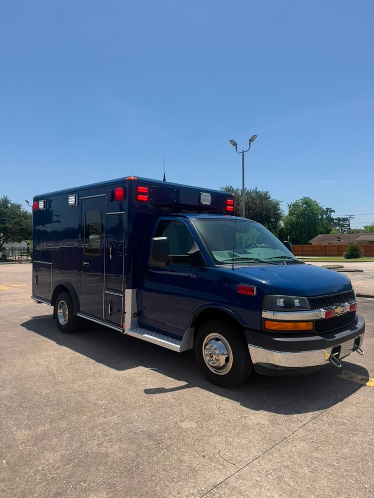2015 Wheeled Coach Chevrolet Type III Ambulance - image 6