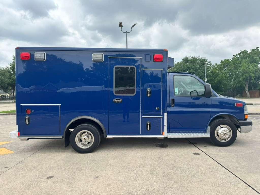 2015 Wheeled Coach Chevrolet Type III Ambulance - image 6