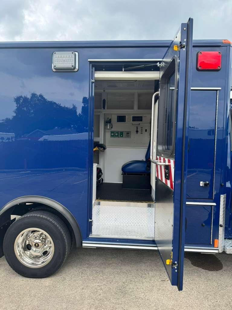 2015 Wheeled Coach Chevrolet Type III Ambulance - image 22