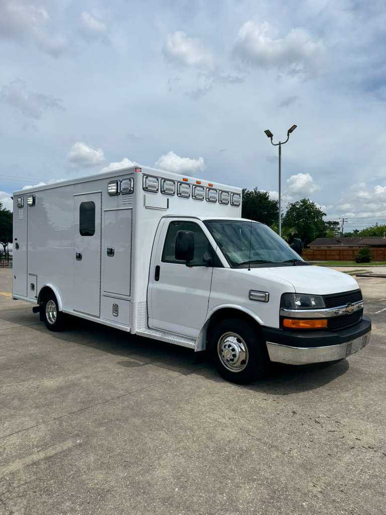2015 AEV Chevrolet Type III Ambulance — photo 7