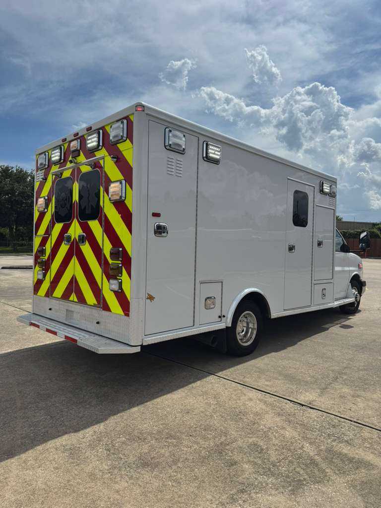 2015 AEV Chevrolet Type III Ambulance — photo 5
