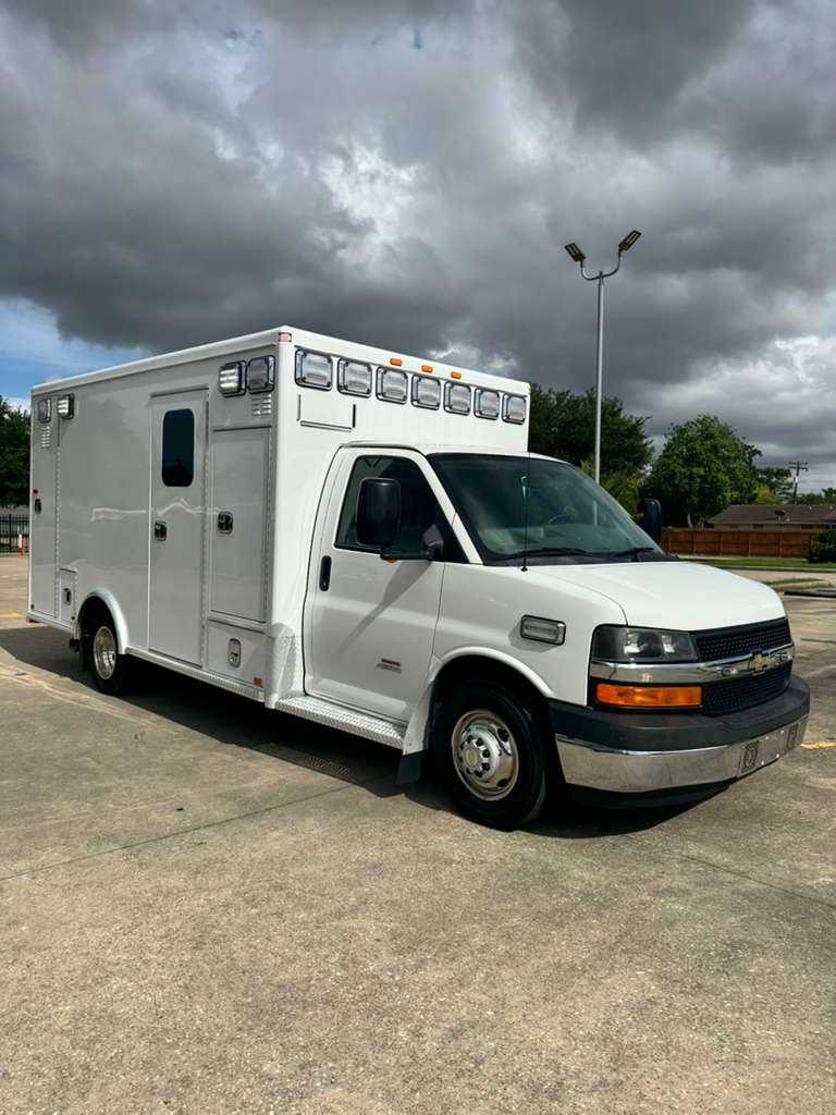 2015 AEV Chevrolet Type III Ambulance — photo 7