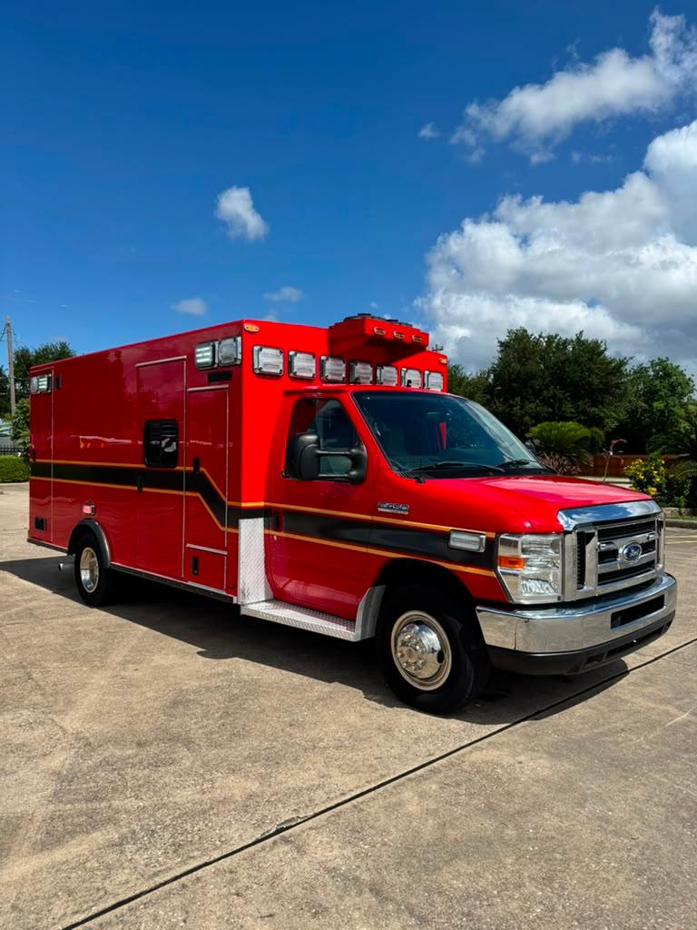 2016 Braun Ford Type III Ambulance - image 7