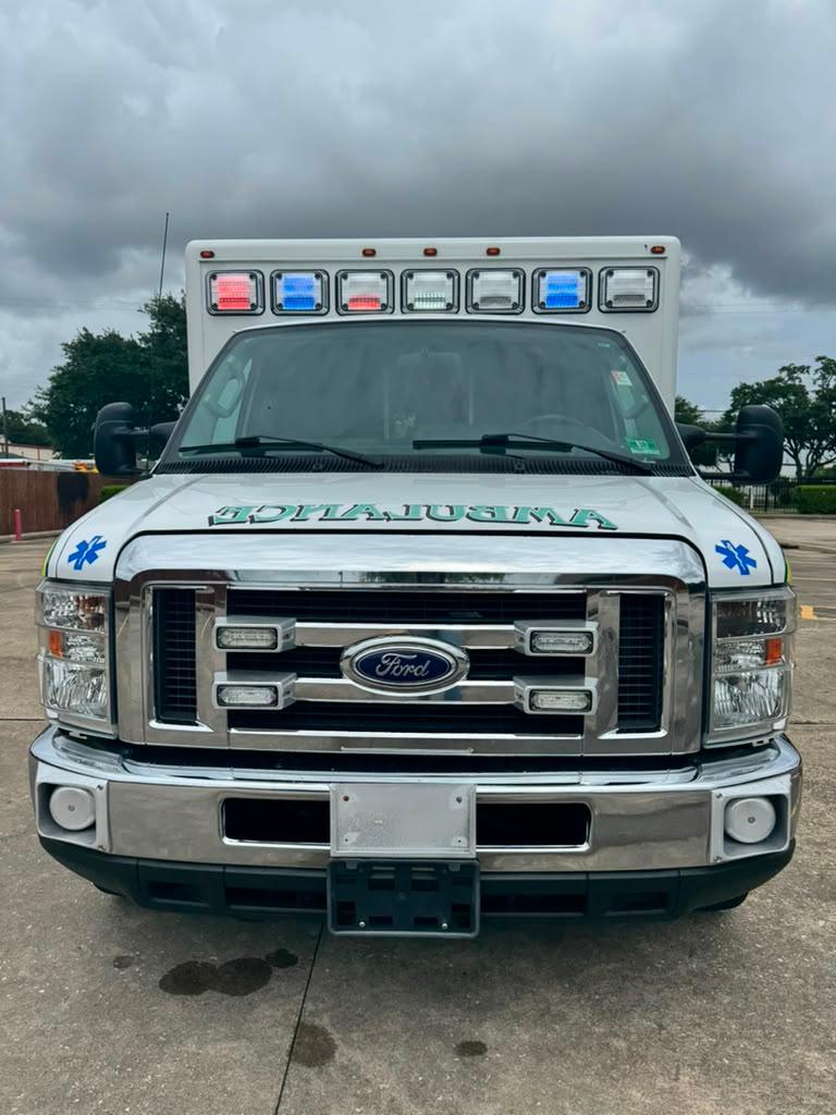 2016 PL-Custom Ford Type III Ambulance - image 8