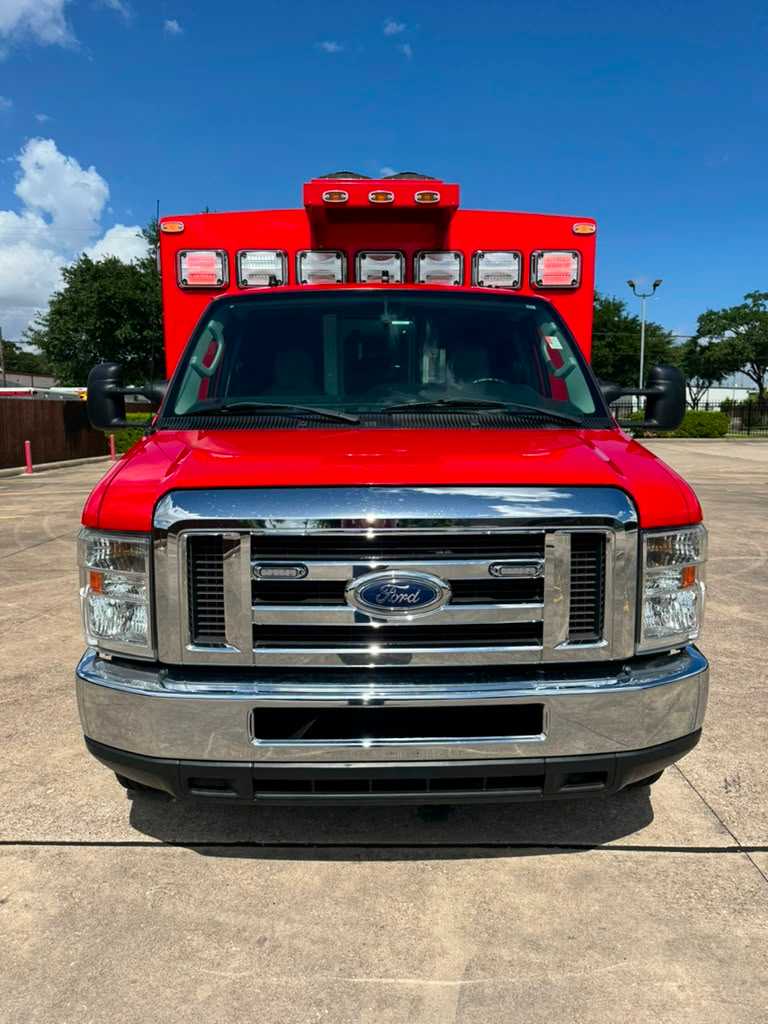 2016 Braun Ford Type III Ambulance — photo 8
