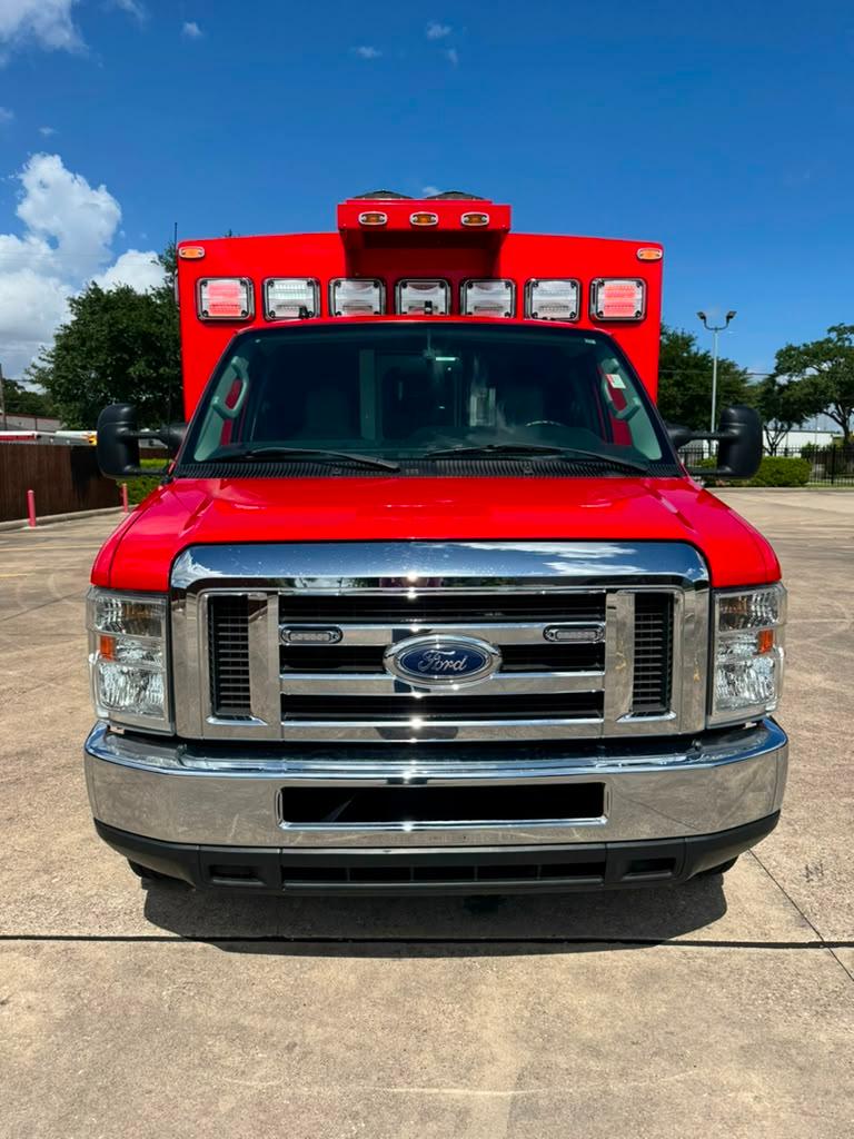 2016 Braun Ford Type III Ambulance - image 8