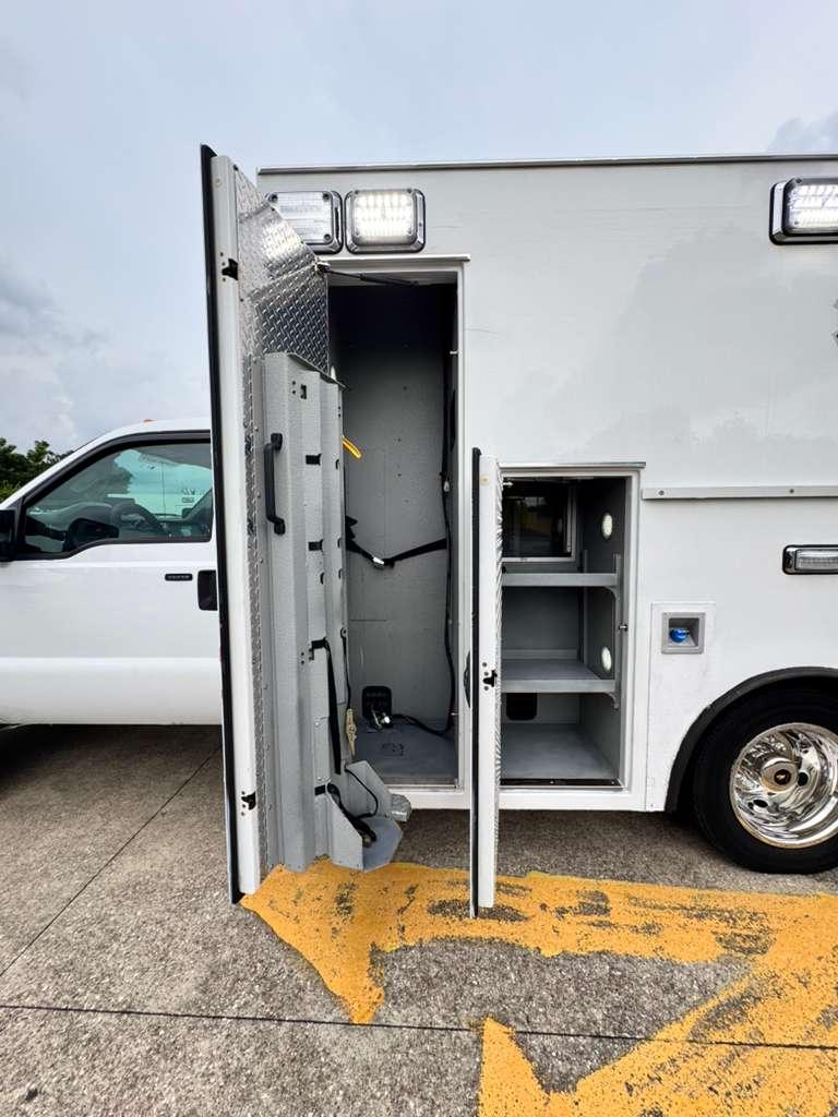 2016 Braun Ford Type I Ambulance - image 19
