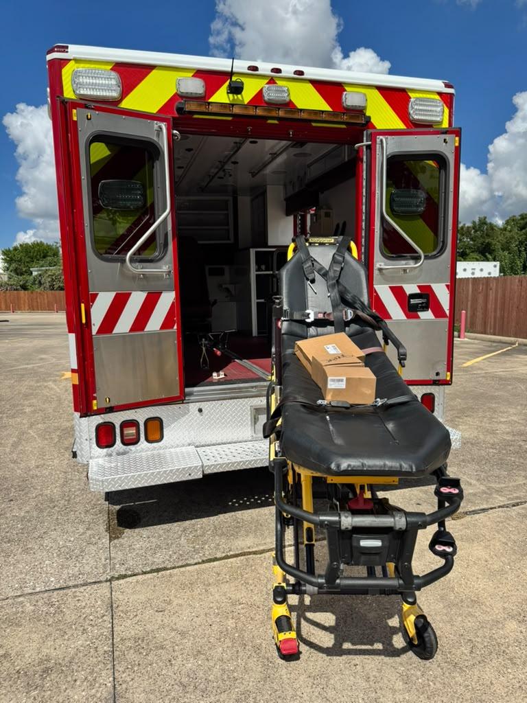 2016 REV Ford Type I Ambulance - image 8