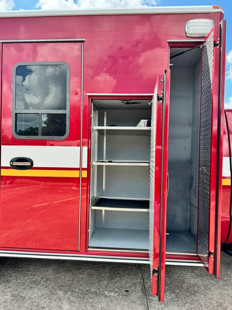 2016 REV Ford Type I Ambulance - image 24