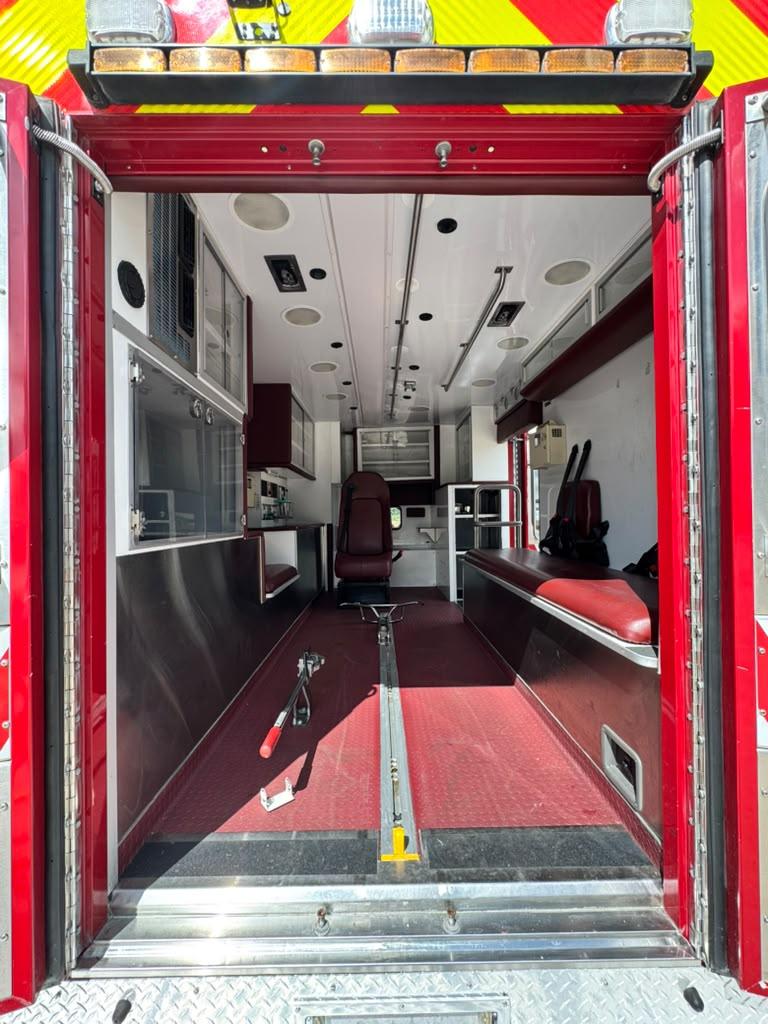 2016 REV Ford Type I Ambulance - image 20