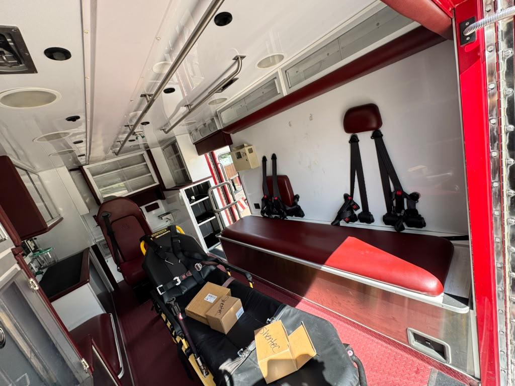 2016 REV Ford Type I Ambulance - image 16