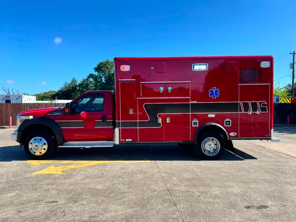 2016 Horton Ford Type I Ambulance - image 4