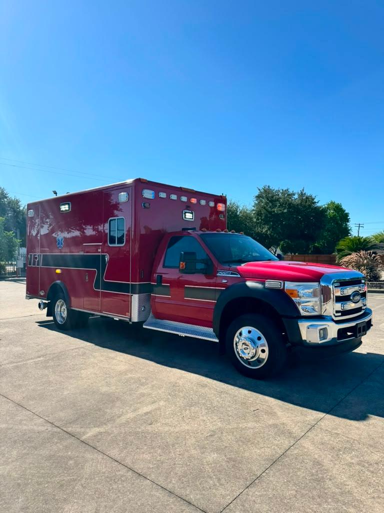 2016 Horton Ford Type I Ambulance - image 2