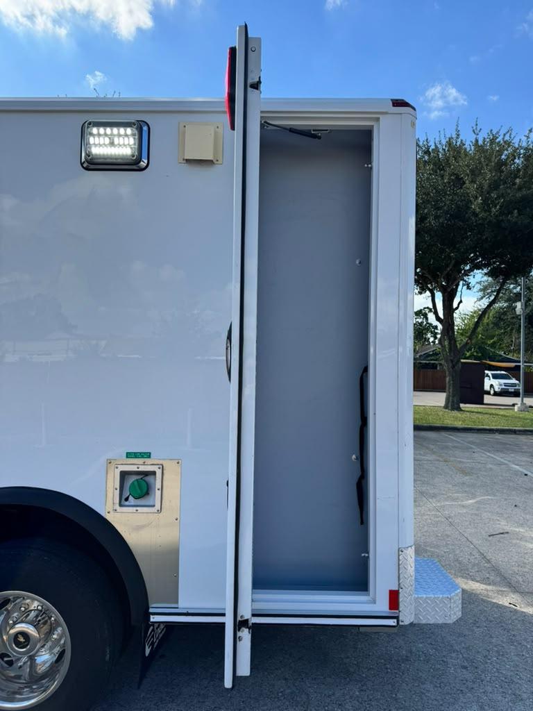 2017 Ford F350 4x4 Type I Ambulance - image 18