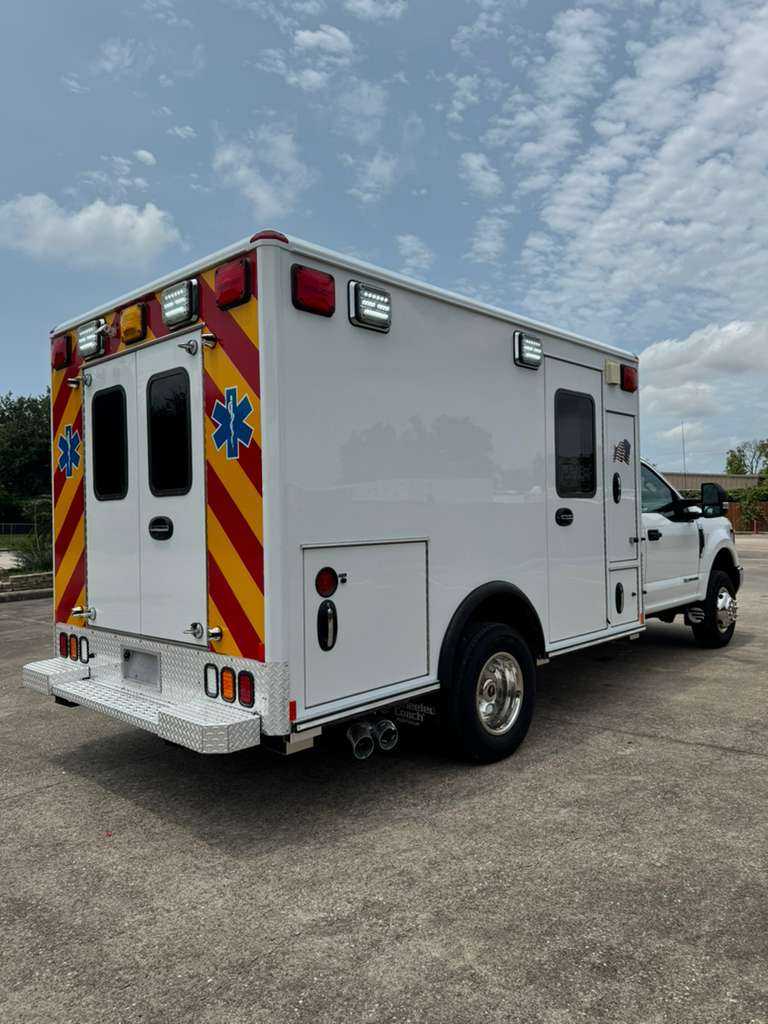 2017 Wheeled Coach Ford 4x4 Type I Ambulance — photo 5