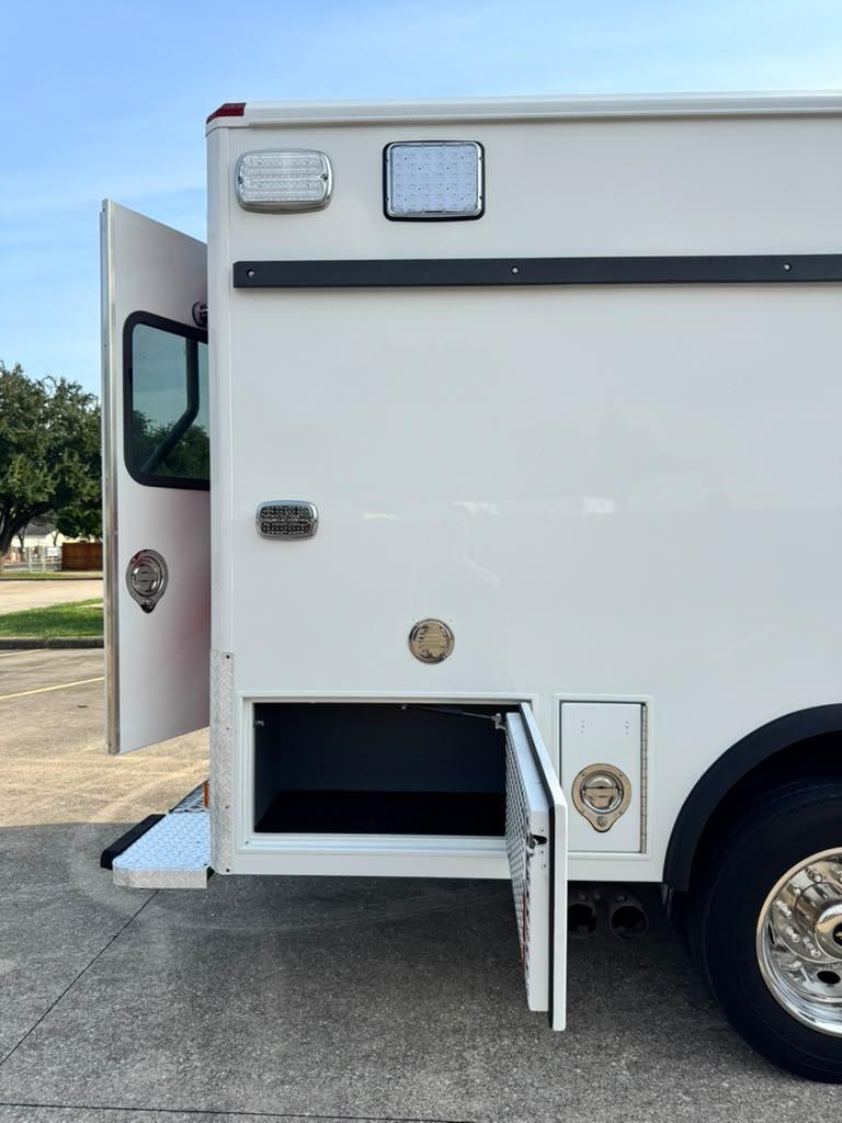 2017 Wheeled Coach Ford 4x4 Type I Ambulance - image 25