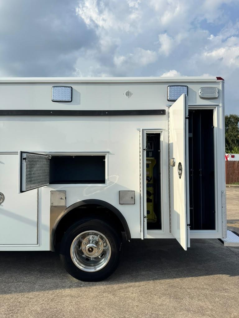 2017 Wheeled Coach Ford 4x4 Type I Ambulance - image 24