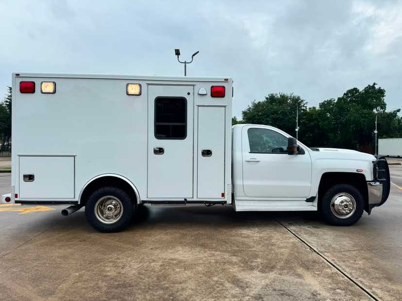 2019 Wheeled Coach Chevrolet 4x4 Type I Ambulance — photo 6