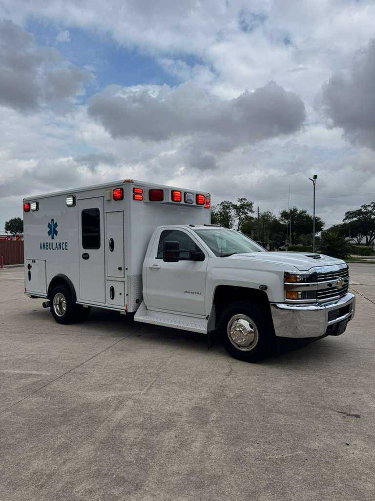 2018 REV Chevrolet Type I Ambulance — photo 7