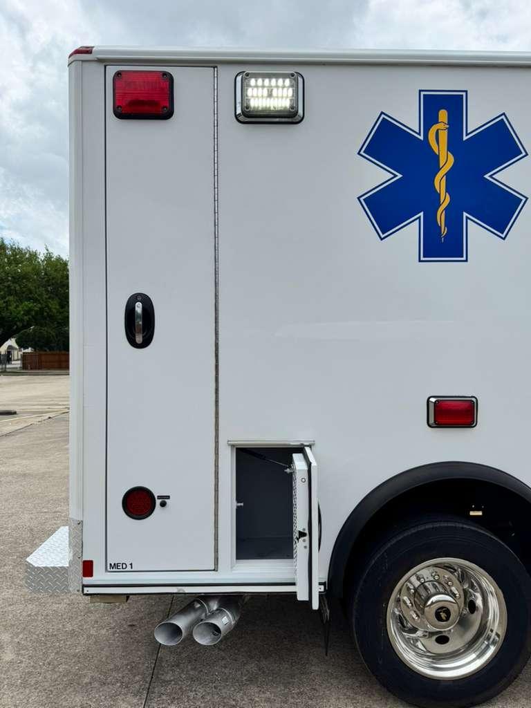 2018 Wheeled Coach Ford Type I Ambulance - image 19